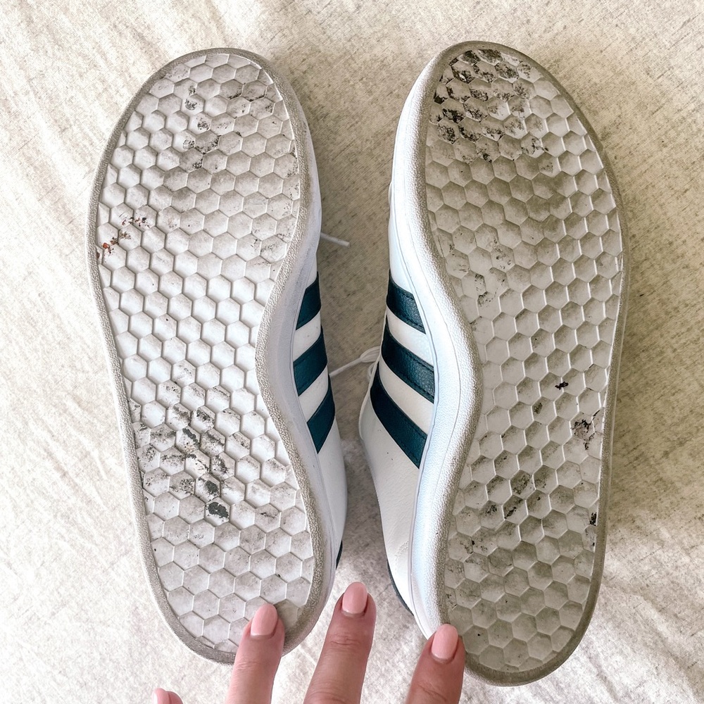 Adidas - Picture 3 of 4